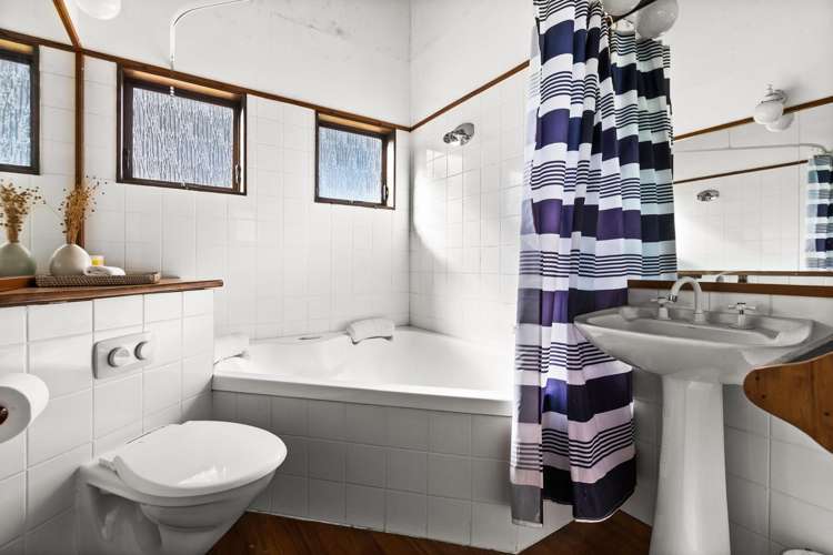 18 Petane Road Bay View_12