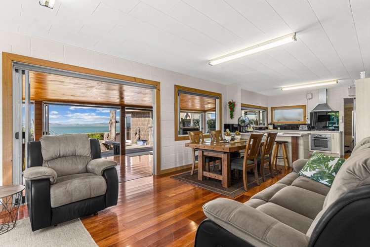 8 Signal Station Road Pouto_11