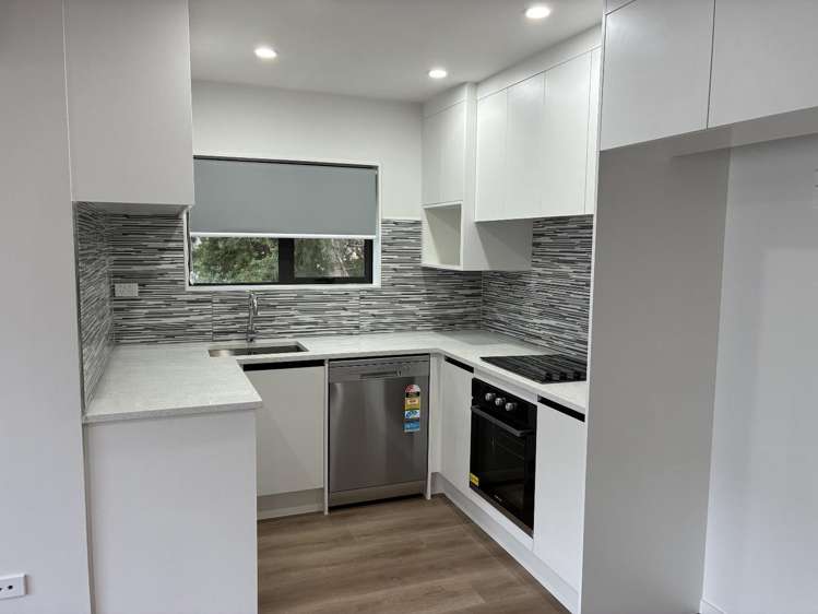 A7/13 Miles Avenue 10695_13