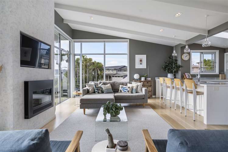 6 Pleasant Place Mellons Bay_2