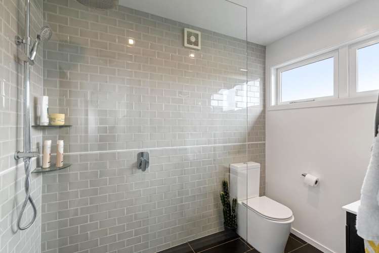 11 Cavendish Square Strathmore Park_13