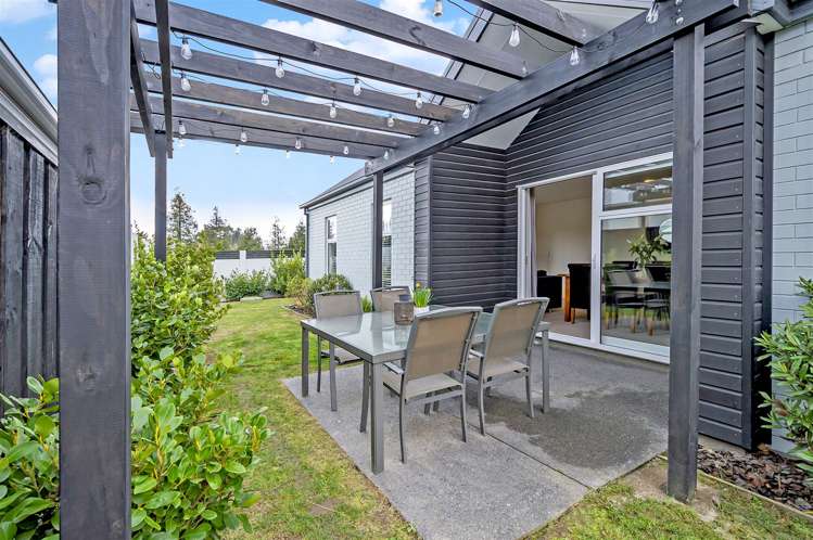 10 Faversham Lane Casebrook_16