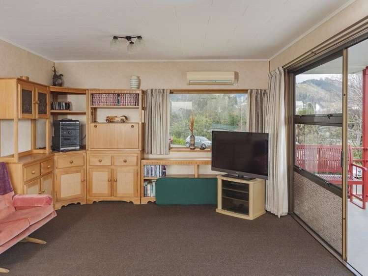 7 Shakespeare Walk The Wood_9