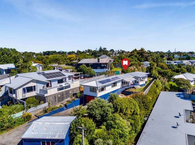 SUN-DRENCHED FAMILY HOME