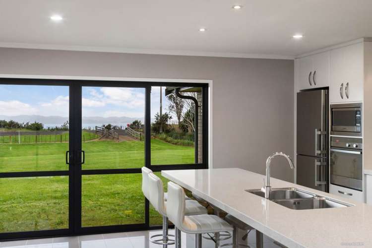 184 Grahams Beach Road Awhitu_11