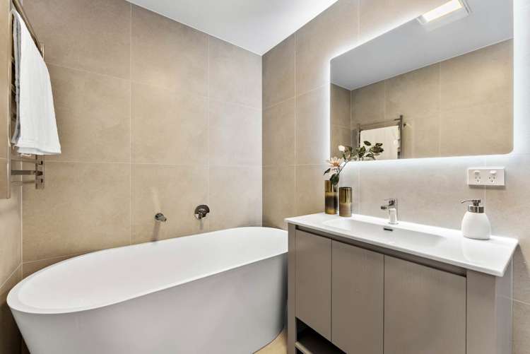 70, 80 & 8 Marendellas Drive Bucklands Beach_9