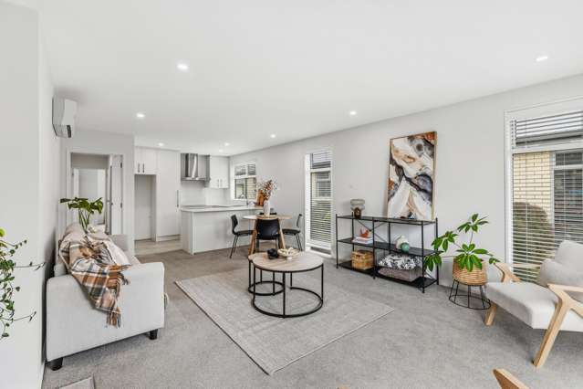 Over 55's lifestyle living. Move in ready!