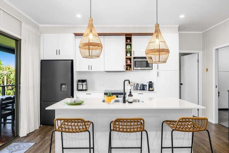 10-12 Cade Avenue Tamborine Mountain_3