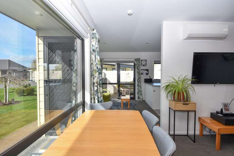 37 Ashmore Park Road Carterton_8