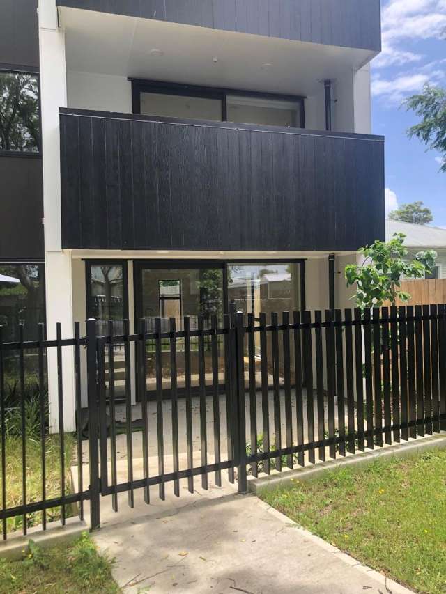 Two Bedroom Apartment in Otahuhu
