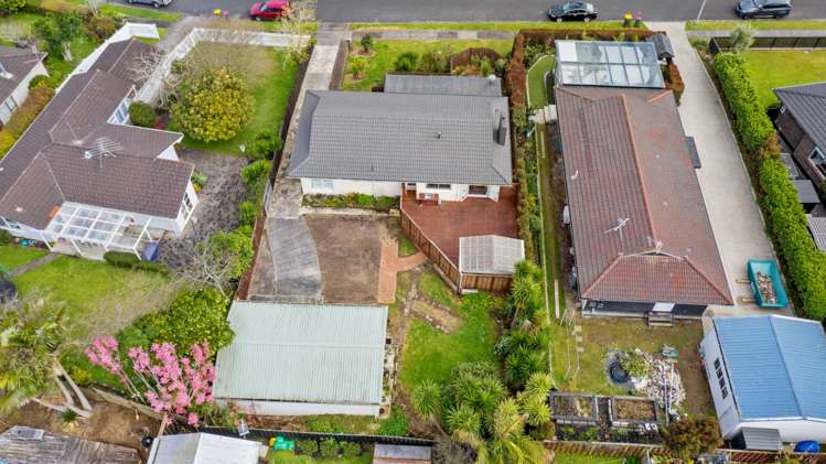 16 Booralee Avenue Botany Downs_32