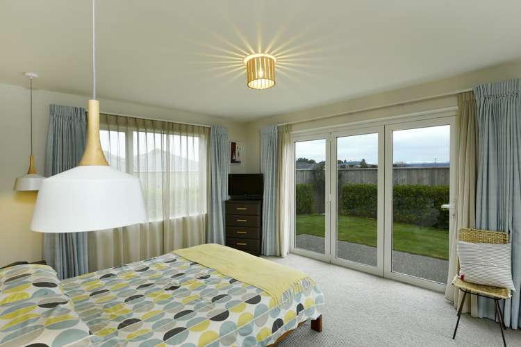 68 Fairose Drive Richmond_10