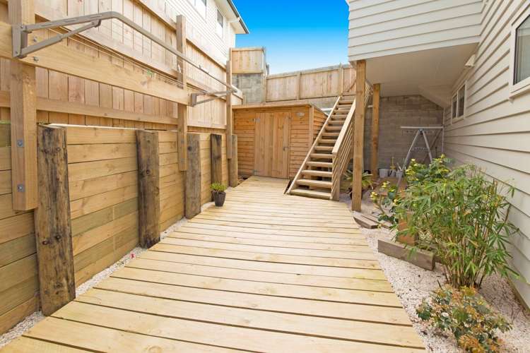 284 Alec Craig Way Gulf Harbour_20