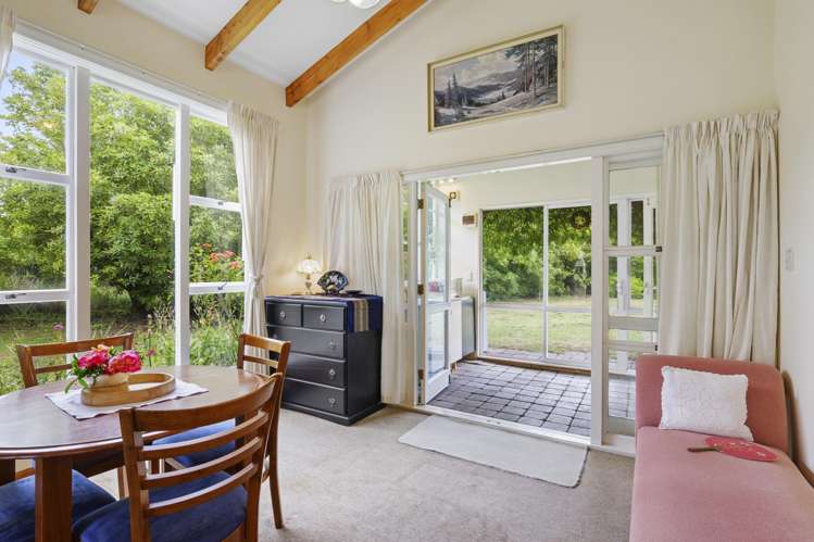 42 School Road Yaldhurst_13