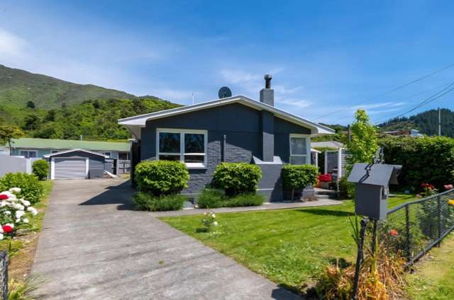 Well-Located Family Home with Fully Fenced Grounds