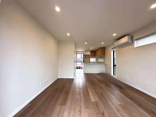 321 Glengarry Road Glen Eden_4