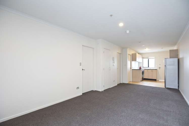 B713/176 Broadway Newmarket_10