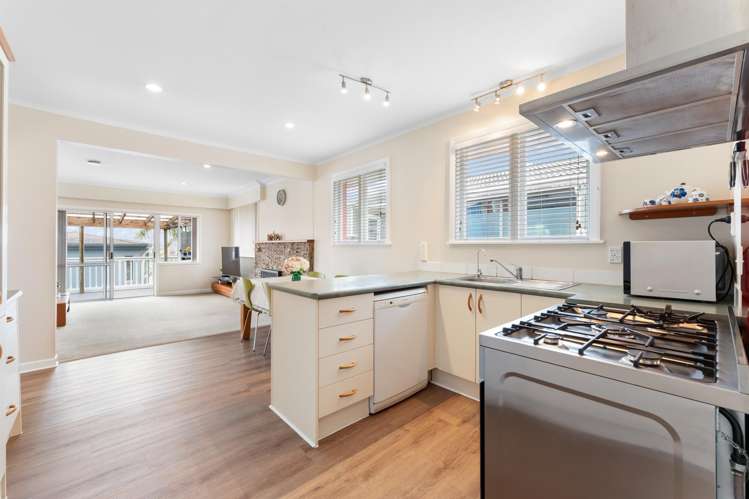 1/625 Beach Road Rothesay Bay_3