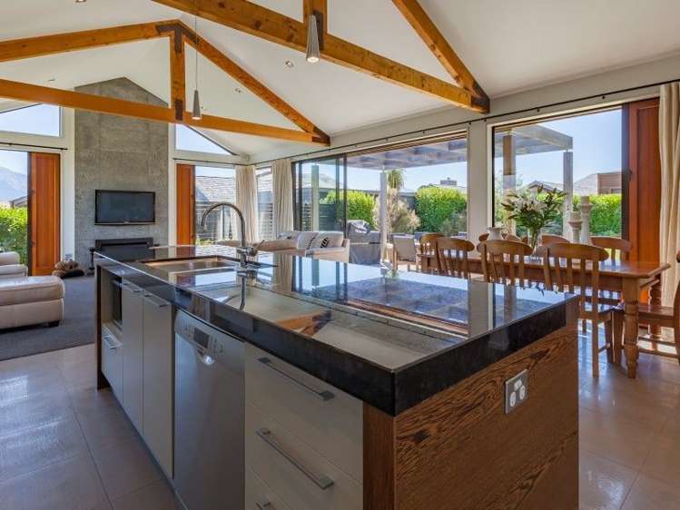 2 Glengarry Court Jacks Point_6