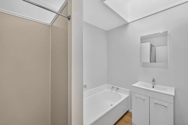 107 A & B Aotea Street Orakei_17