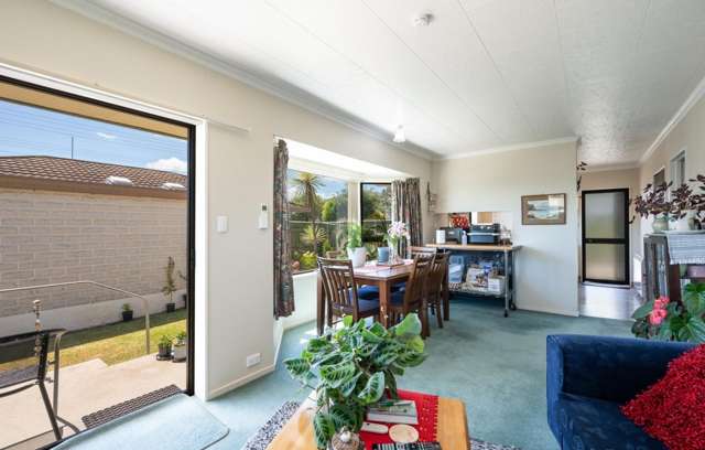 2/14 Marsden Road 10816_2