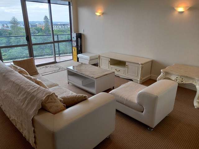 98m2 luxury one bedroom apartment with car park