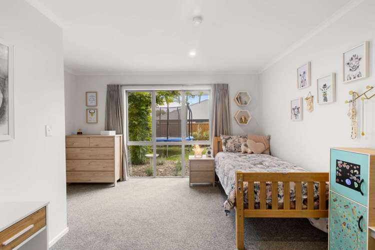 62 Fairose Drive Richmond_13