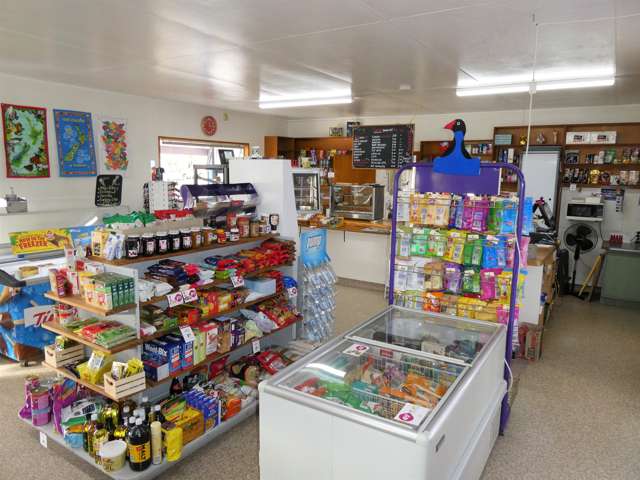 33 Main Road Harihari_3