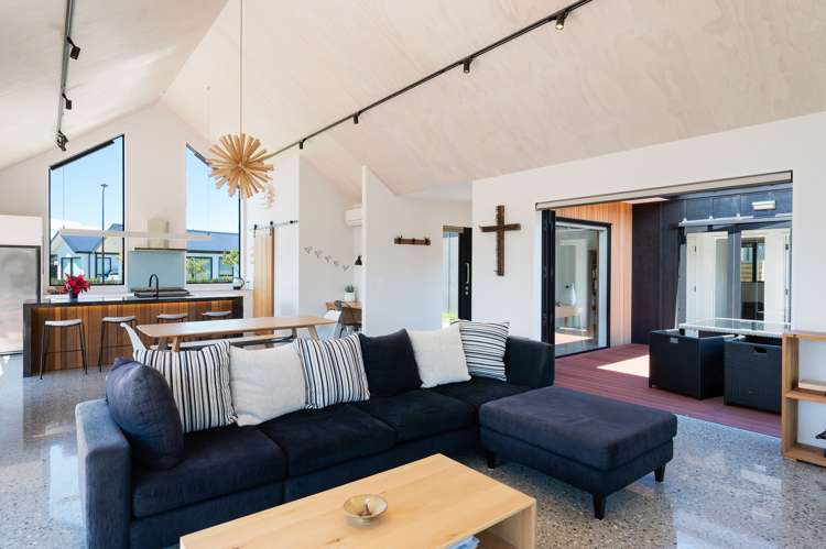 121 West Meadows Drive Wanaka_1