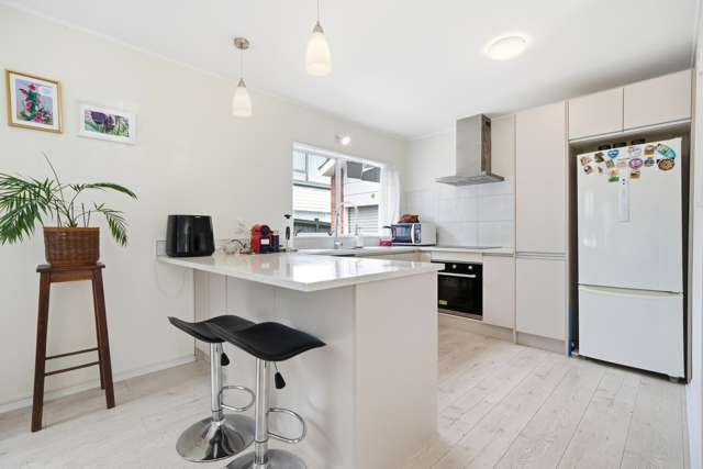 2/154 East Coast Road Forrest Hill_3