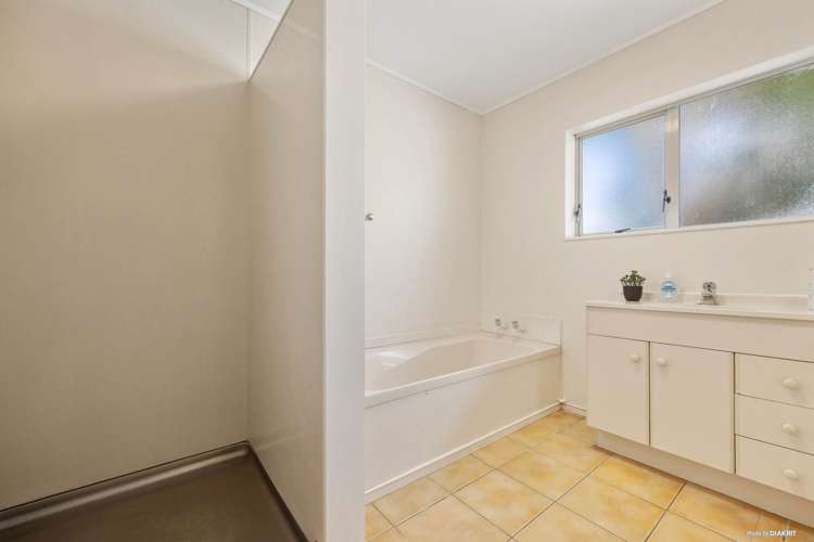 114 Crawford Avenue Mangere Bridge_10