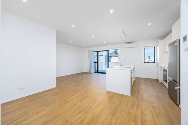 205/24 Peihana Road Hobsonville_3