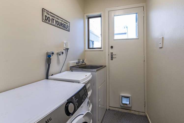 2 Holmcroft Court Cracroft_16