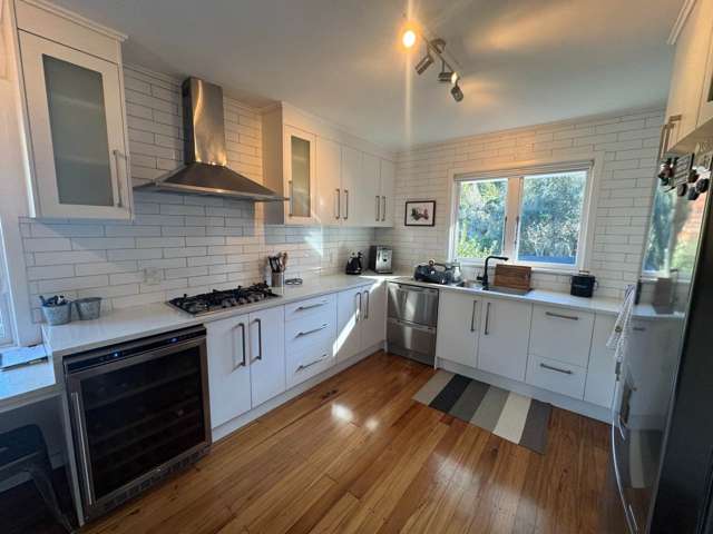 25 Arama Avenue Titirangi_3