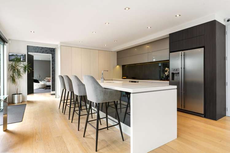 19 Devonport Lane Merivale_3