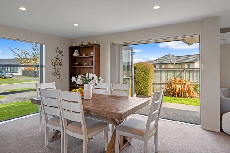 2 Flaxon Place Burwood_7