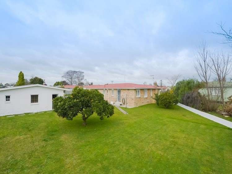 19 Masefield Drive Enderley_13