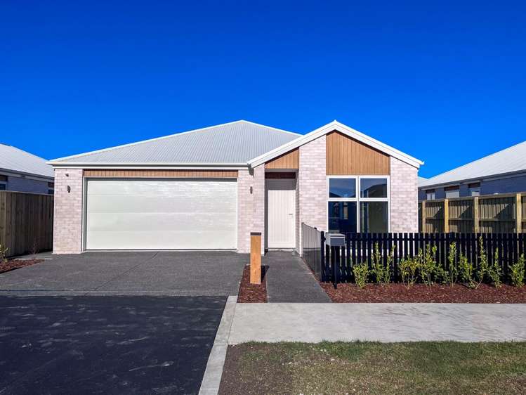 3 Harlequin Drive 11103_1