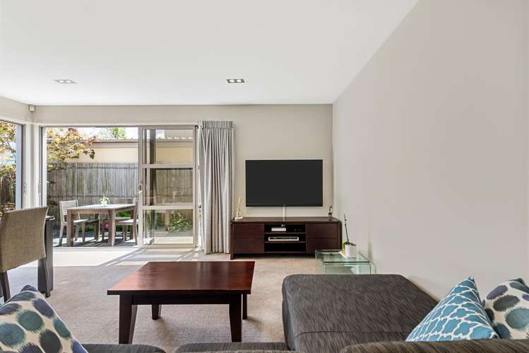 4 Elderwood Lane Edgeware_12