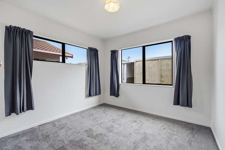5A Mains Avenue Kensington_16
