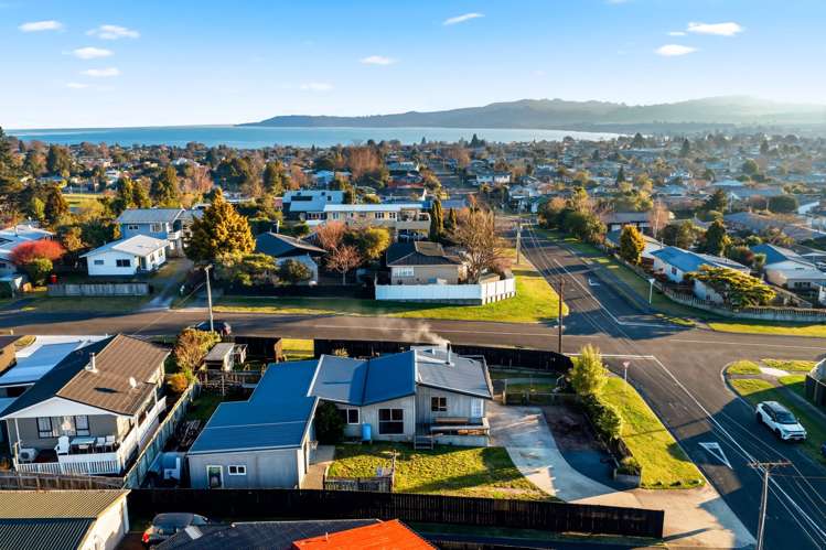 24 Hinemoa Avenue Taupo_9