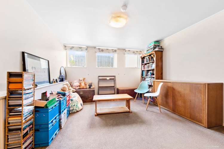 25 Triangle Road Massey_14