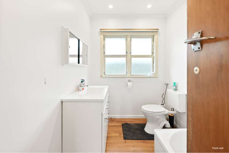 744 River Road Chartwell_10