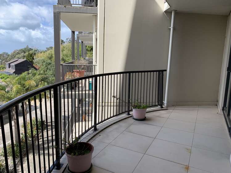 B304/525 East Coast Road Browns Bay_10