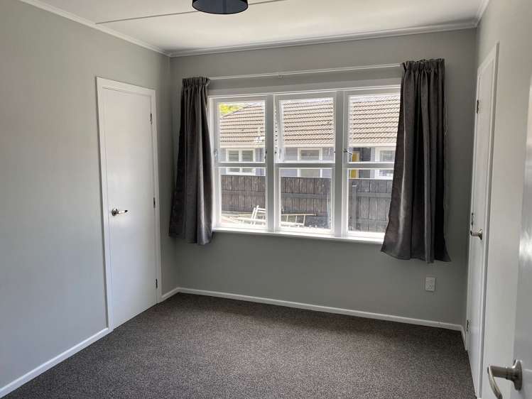 56 Sunny Grove Wainuiomata_22