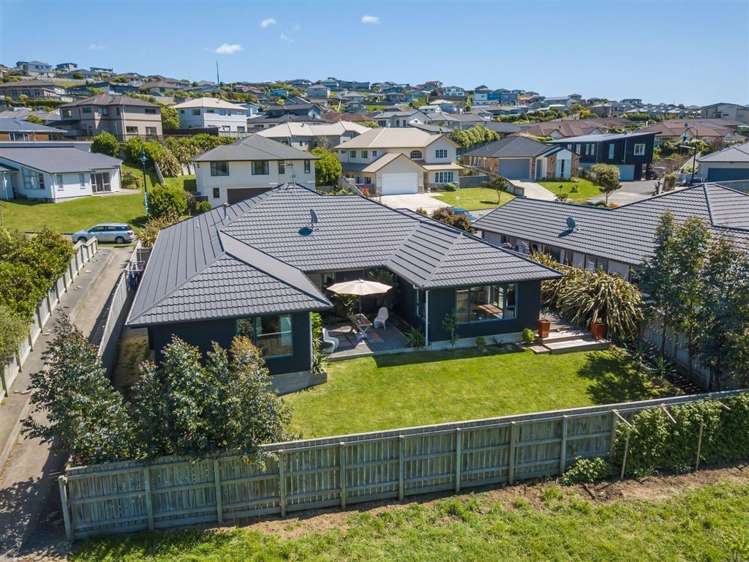 8 Tararua Close Aotea_21
