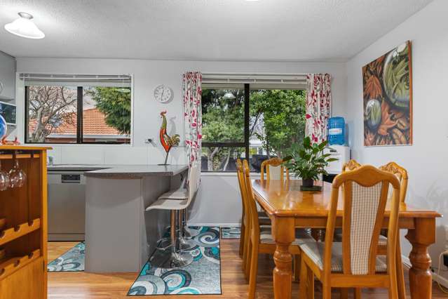 2/8A Salford Avenue Redwood_4