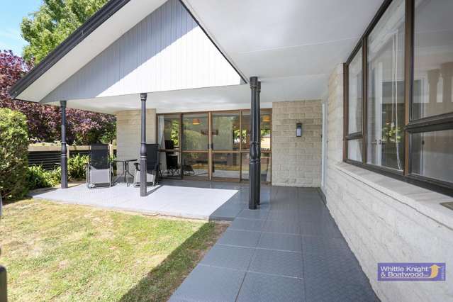 6 Holmcroft Court Cracroft_2