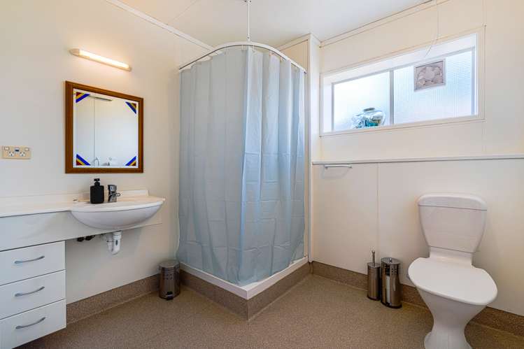 2/5 Salford Avenue Redwood_14