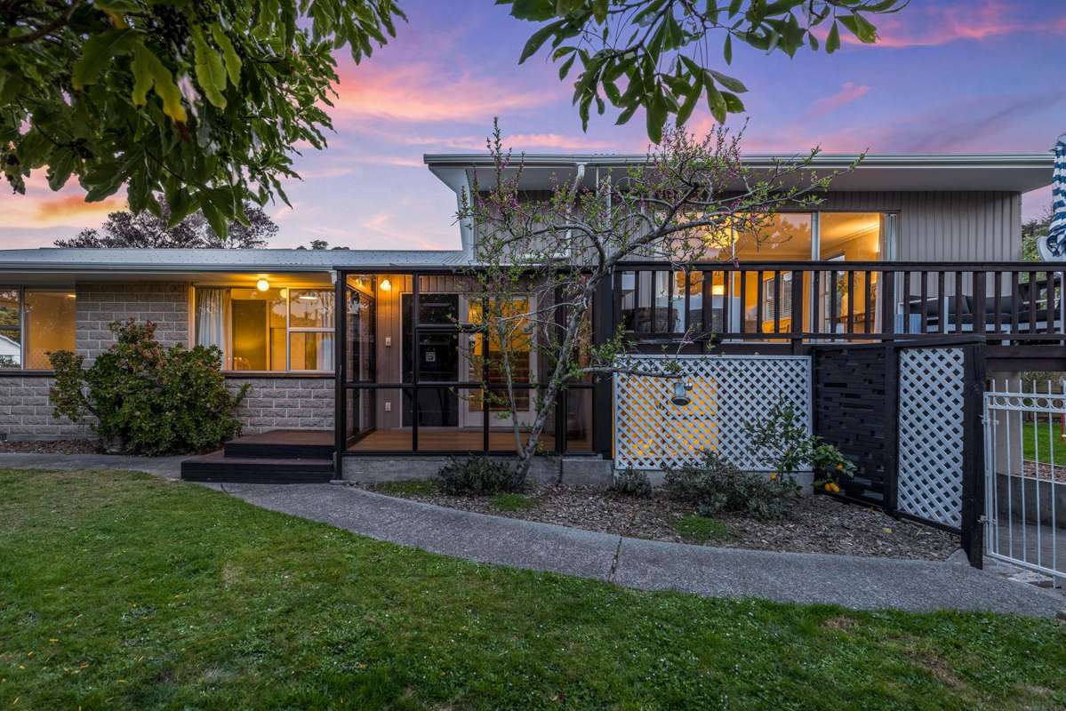 6 Soleares Avenue_0